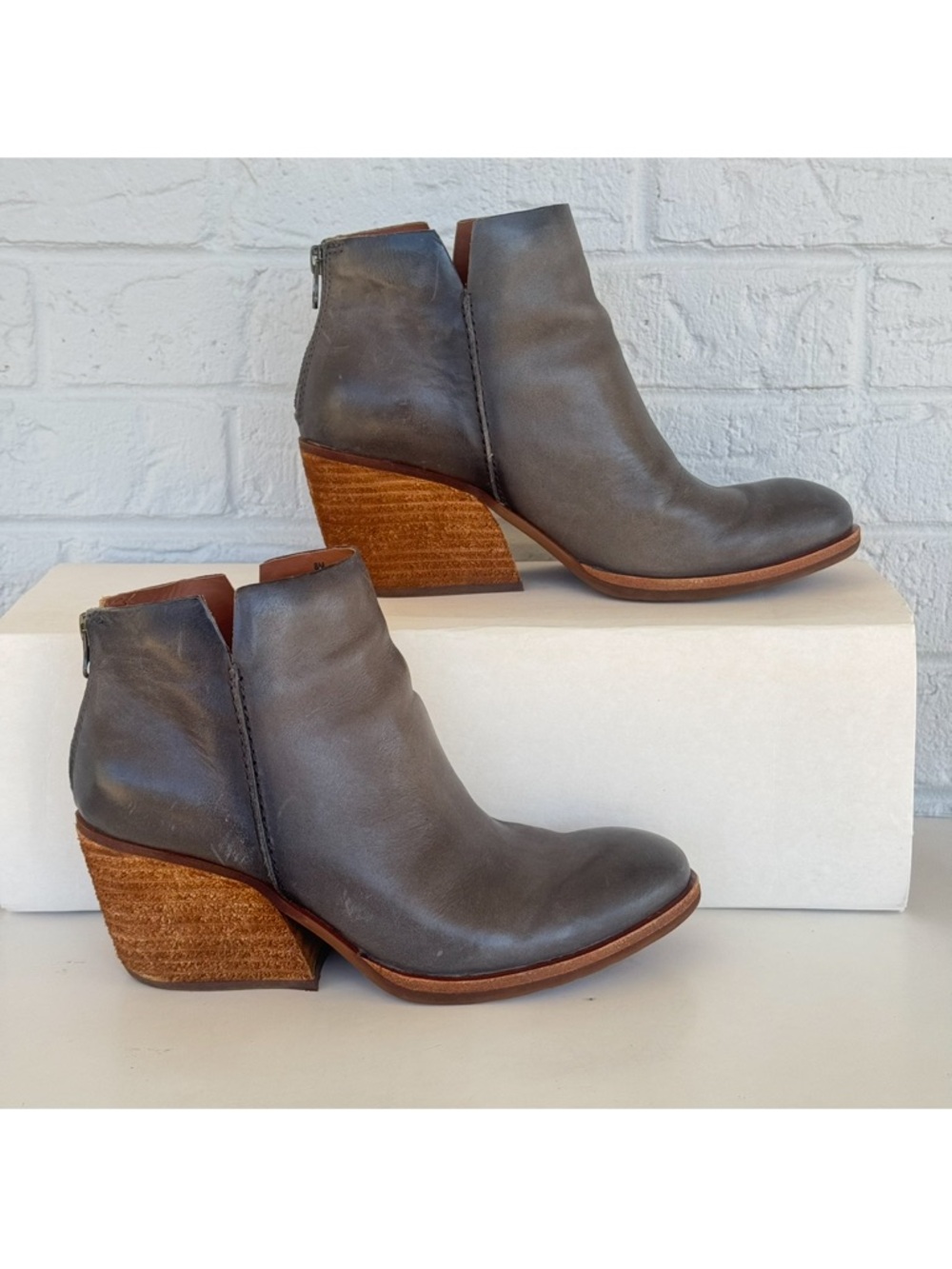 Kork-Ease Chandra Leather Ankle Booties Women's 8